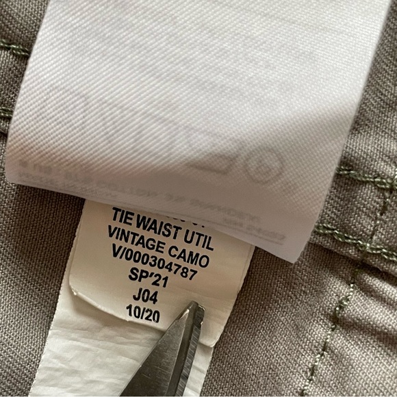 Banana Republic Camo Utility Jacket Petite Size Small - Picture 13 of 16